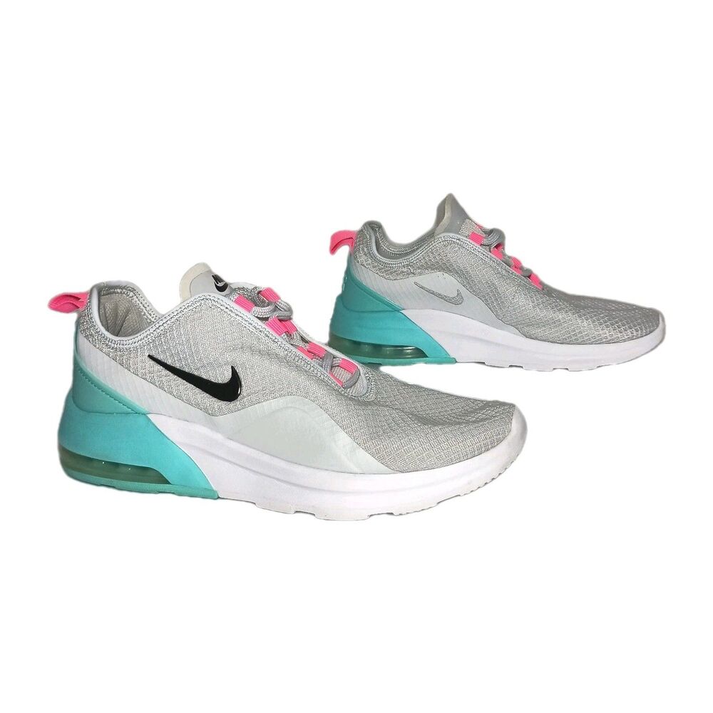 Nike Womens Air Max Motion 2 Gray Fashion Sneaker Size 8.5 (7797944)